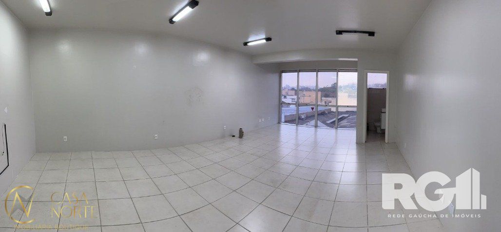 Sala Comercial à venda , 60m², Rua Visconde de Pelotas no bairro Passo da Areia em Porto Alegre