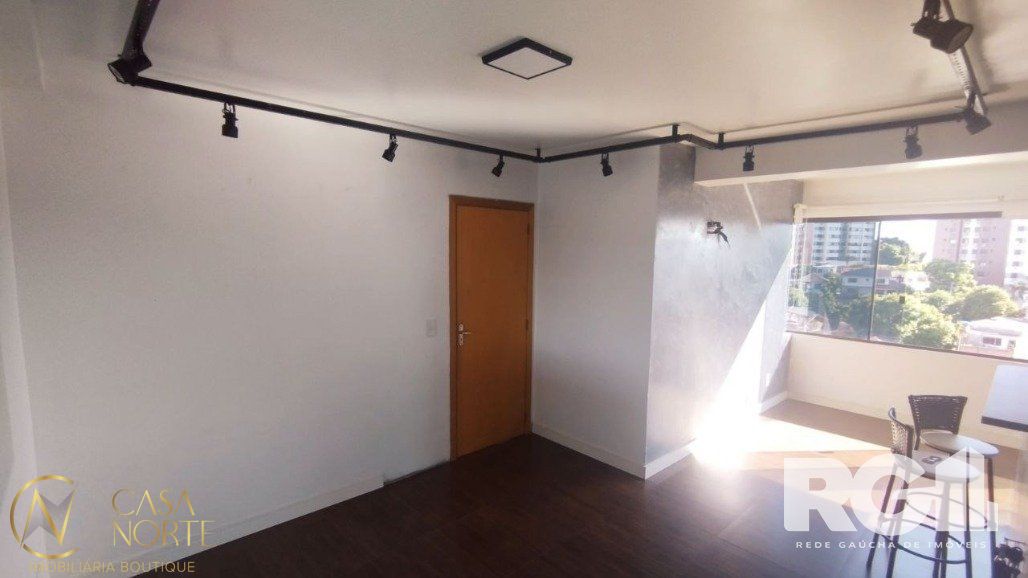 Apartamento à venda com 3 quartos, 74m², 1 suíte, 2 vagas, Rua Comendador Albino Cunha no bairro Cristo Redentor em Porto Alegre