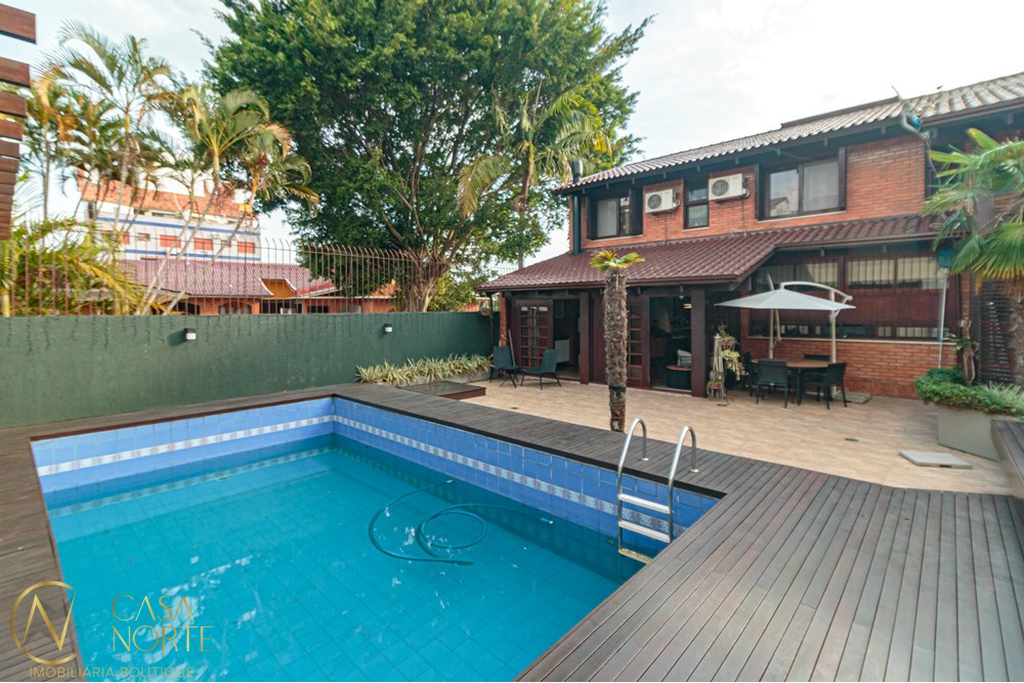 Casa à venda com 3 quartos, 330m², 1 suíte, 3 vagas, Walir Zottis no bairro Jardim Itu em Porto Alegre