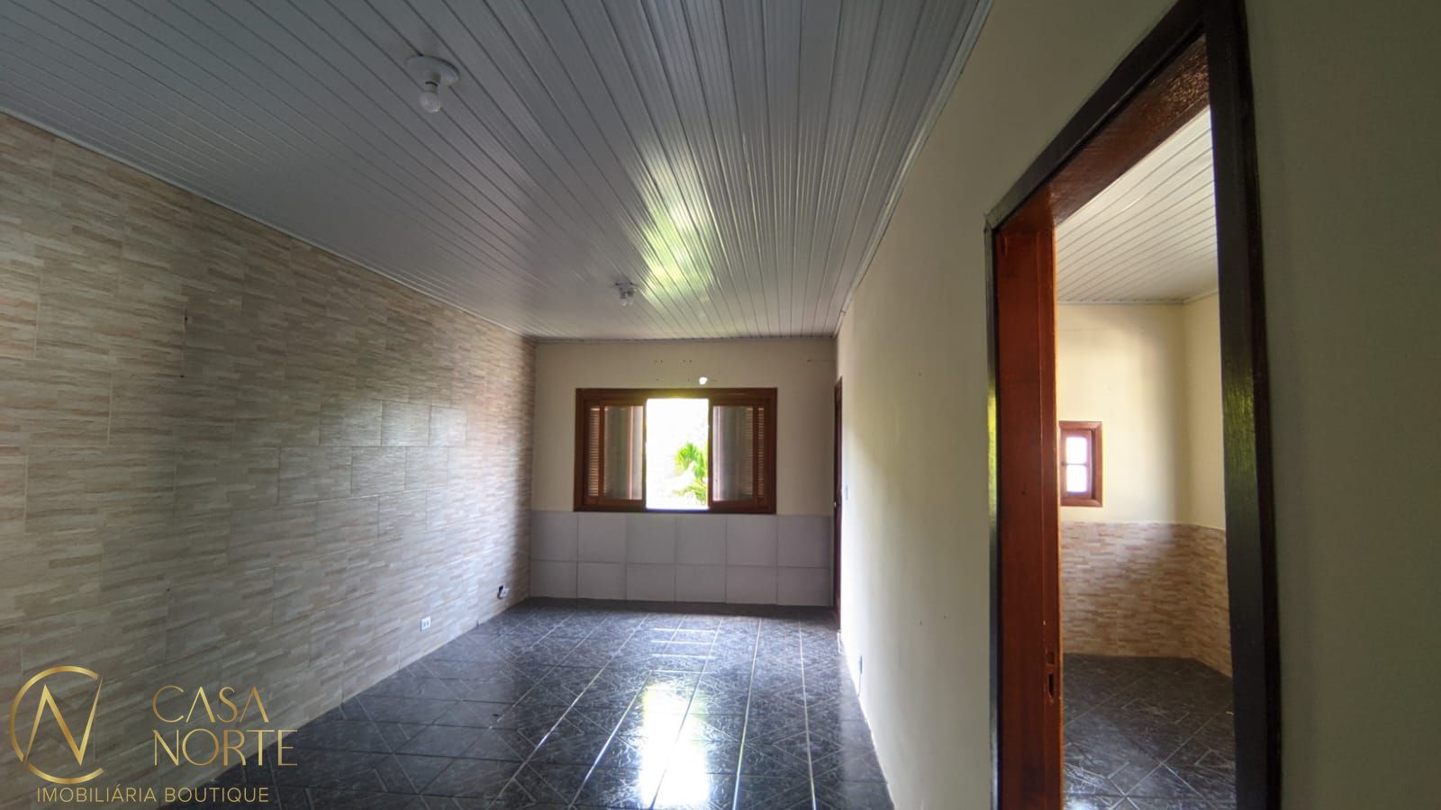 Casa à venda com 2 quartos, 133m², 3 vagas, Avenida Vinte e um de Abril no bairro Sarandi em Porto Alegre
