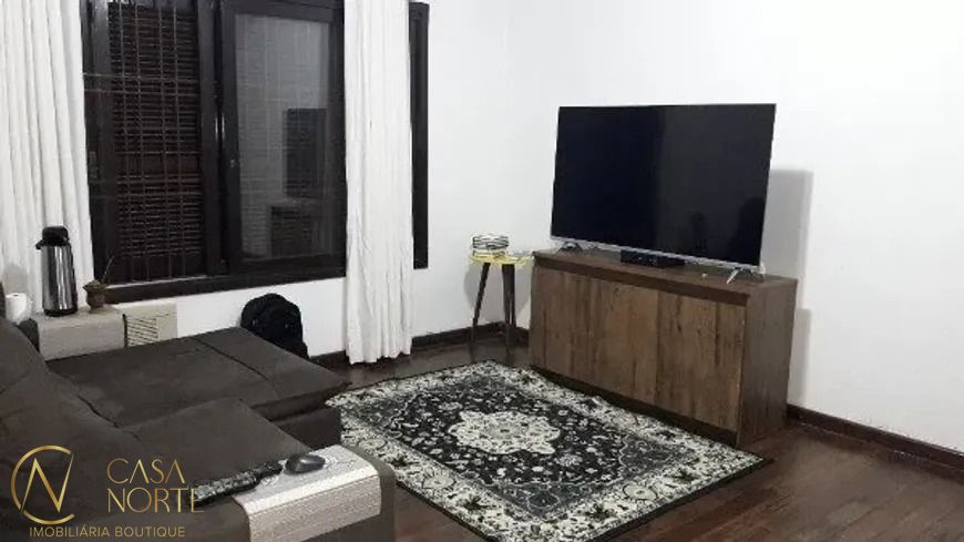 Casa à venda com 4 quartos, 364m², 1 suíte, 3 vagas, Rua Doutor José Éboli no bairro Jardim Itu em Porto Alegre