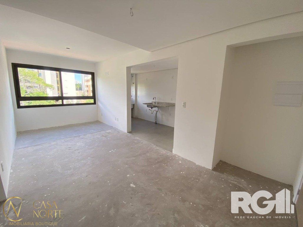 Apartamento à venda com 2 quartos, 67m², 1 suíte, 1 vaga, Praça Doutor Gastão Santos no bairro Passo da Areia em Porto Alegre