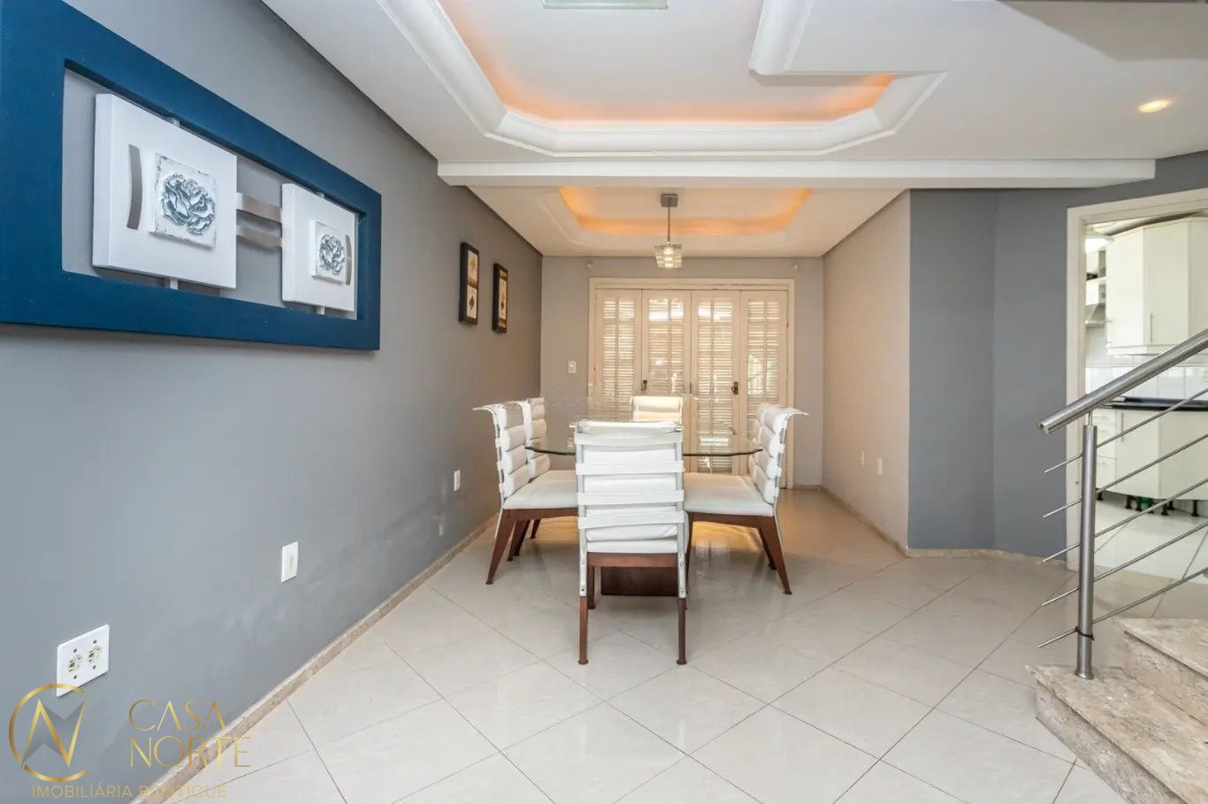 Casa à venda com 4 quartos, 315m², 4 vagas, Rua Maria Elaine Wotter no bairro Parque Santa Fé em Porto Alegre