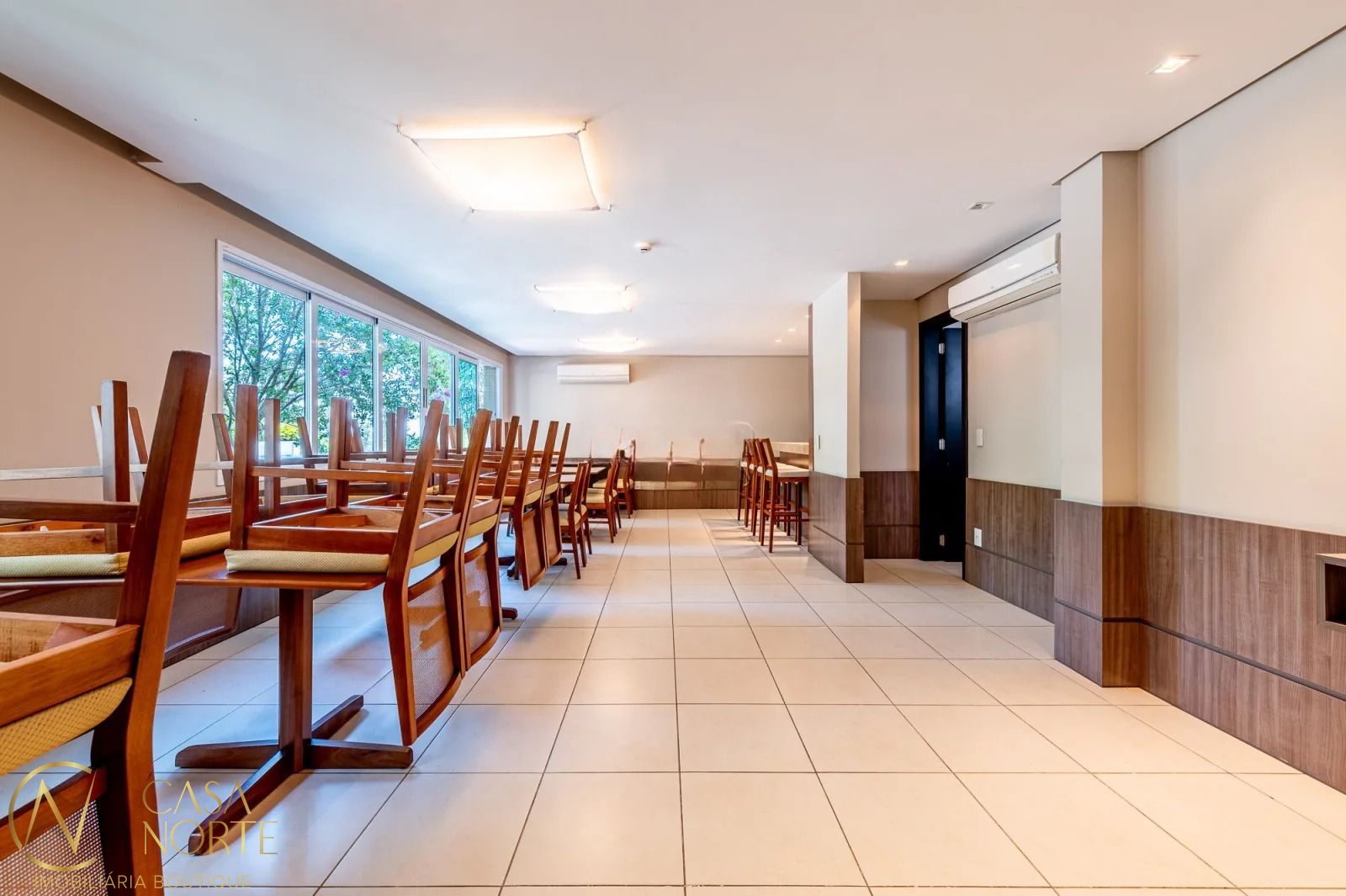 Duplex à venda com 3 quartos, 180m², 1 suíte, 2 vagas, Rua Cabral no bairro Rio Branco em Porto Alegre