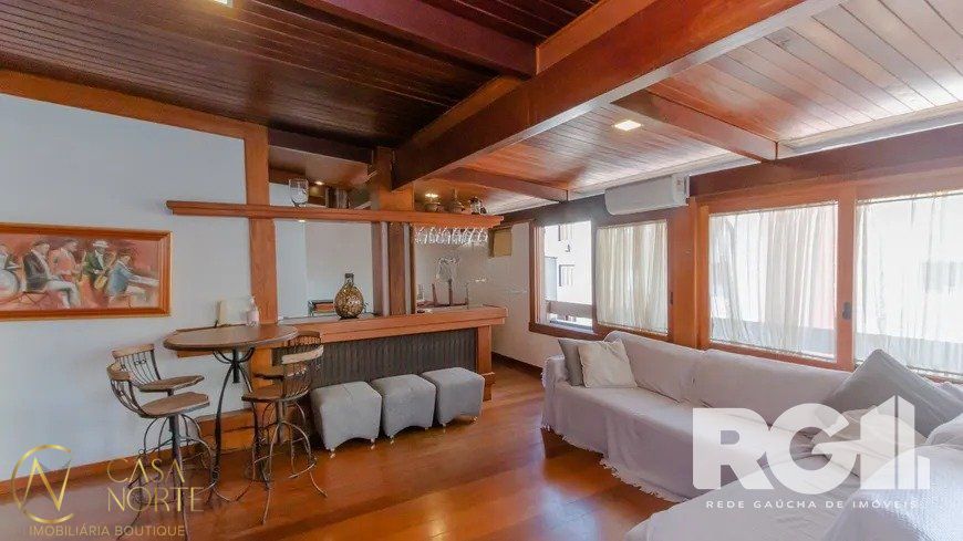 Cobertura à venda com 4 quartos, 217m², 3 suítes, 2 vagas, Avenida Mariland - de 851 a 1089 - Lado Ímpar no bairro Auxiliadora em Porto Alegre