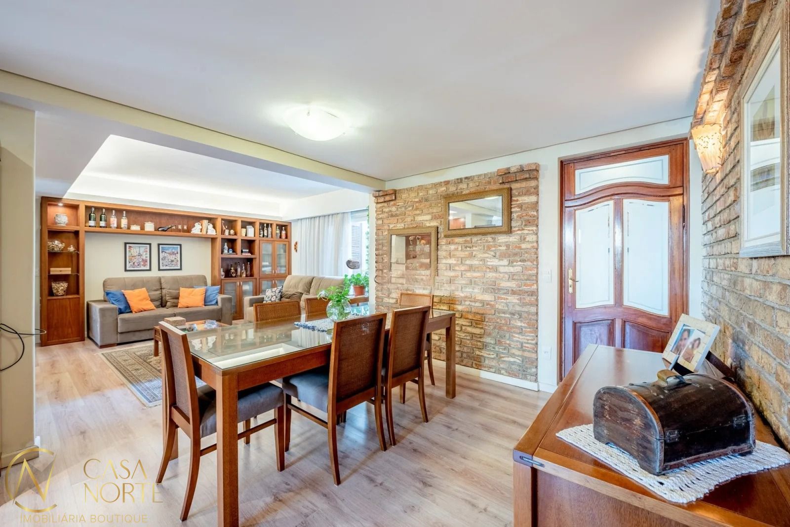Apartamento Garden à venda com 4 quartos, 303m², 1 suíte, 2 vagas, Rua André Puente no bairro Moinhos de Vento em Porto Alegre