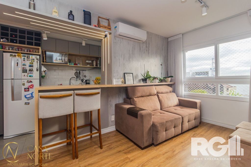 Apartamento à venda com 2 quartos, 62m², 1 suíte, 1 vaga, Rua Doutor João Inácio no bairro Navegantes em Porto Alegre