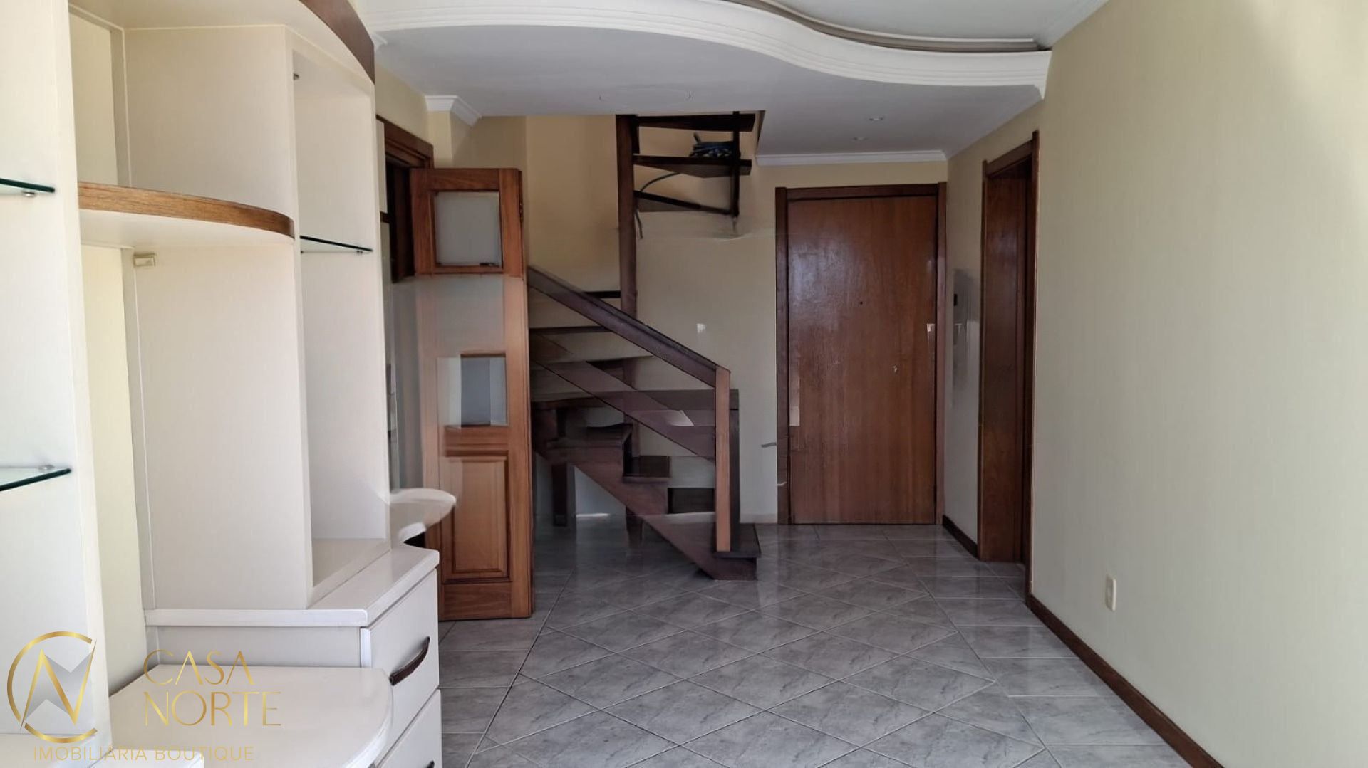 Cobertura à venda com 3 quartos, 185m², 1 suíte, 2 vagas, Avenida João Xxiii no bairro São Sebastião em Porto Alegre