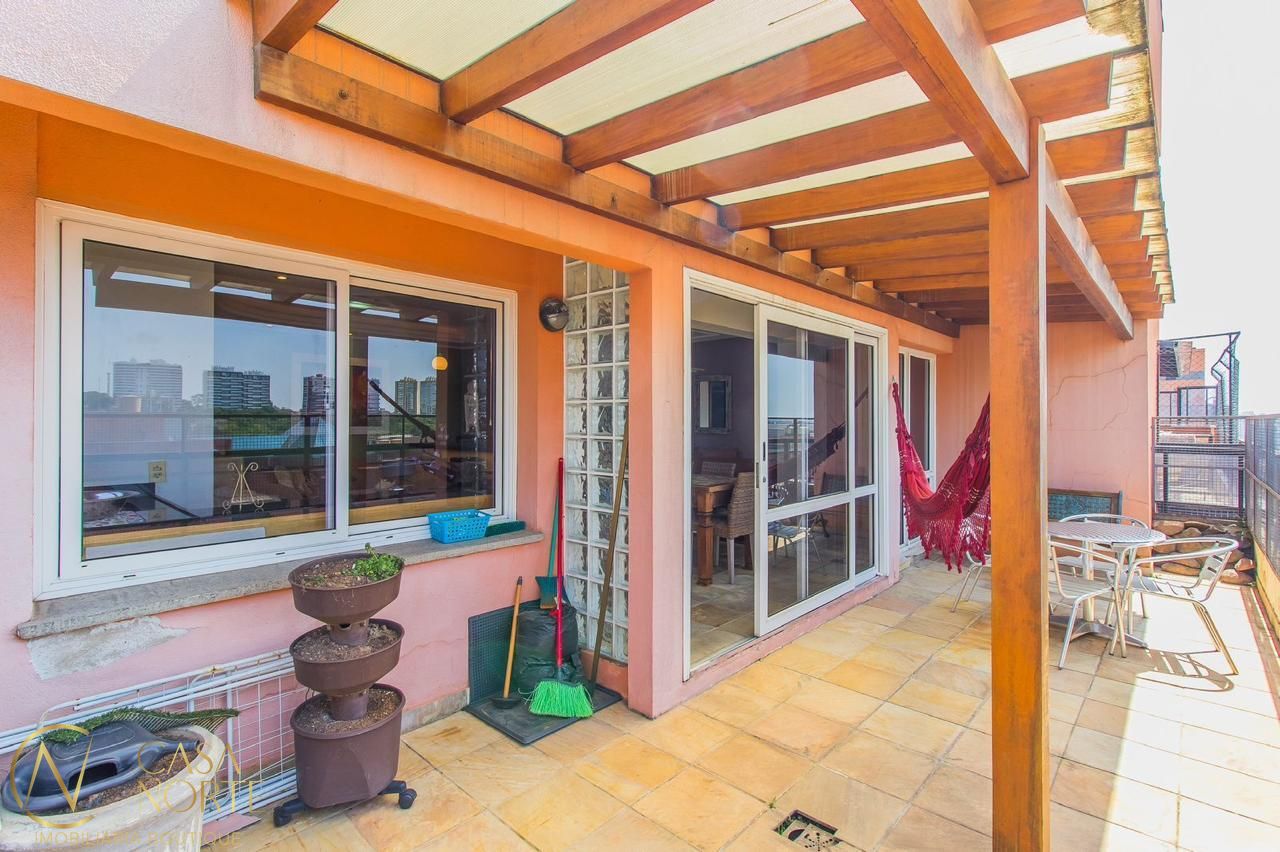 Cobertura à venda com 3 quartos, 200m², 1 suíte, 2 vagas, Avenida João Wallig no bairro Jardim Europa em Porto Alegre