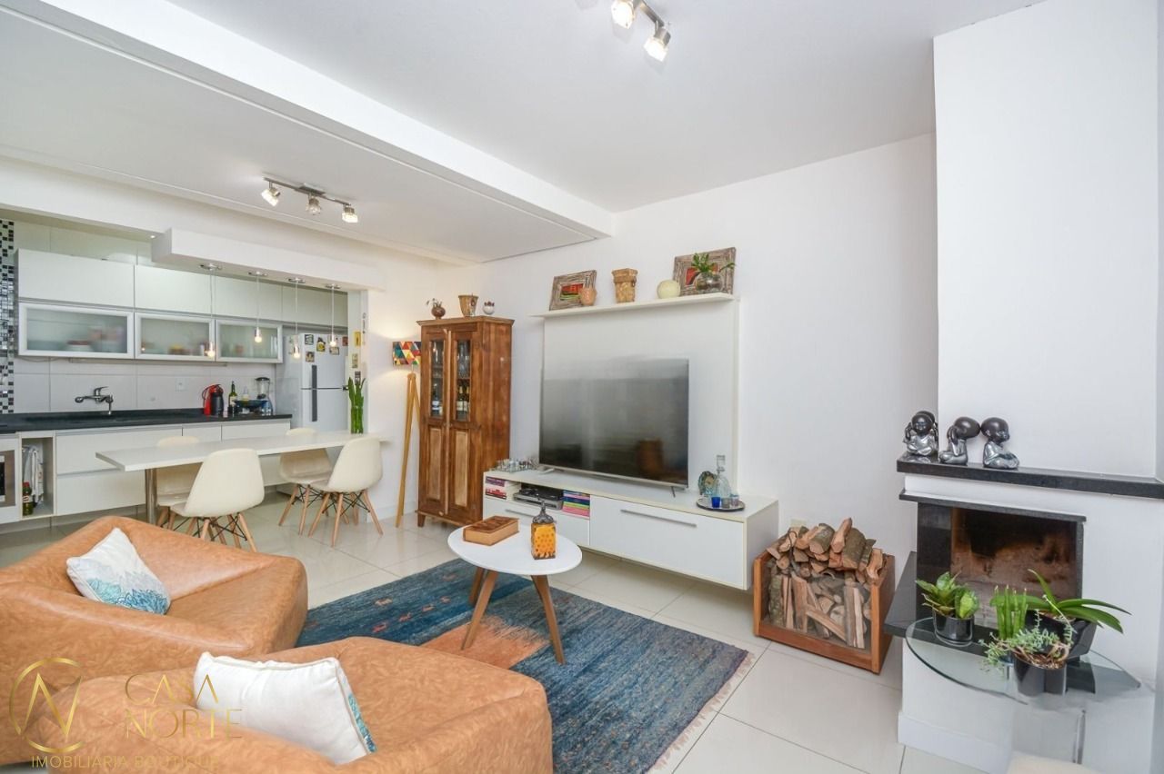 Casa de Condomínio à venda com 3 quartos, 143m², 1 suíte, 2 vagas, Avenida Flamengo no bairro Ipanema em Porto Alegre