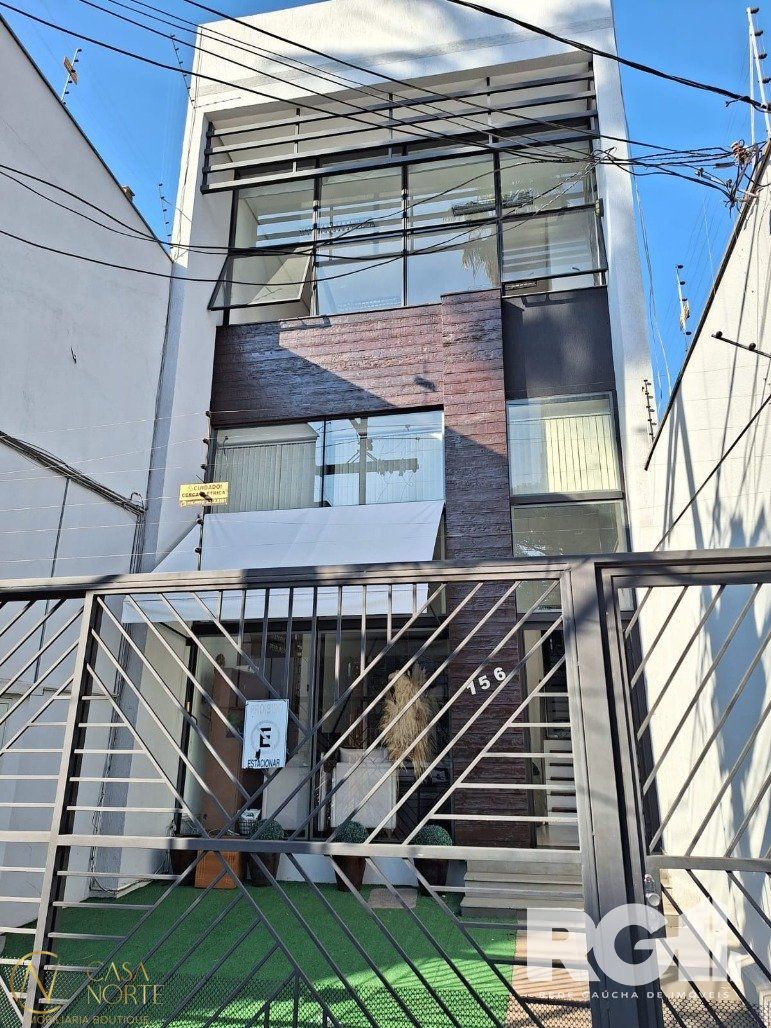 Geminado à venda , 325m², Avenida Getúlio Vargas no bairro Menino Deus em Porto Alegre