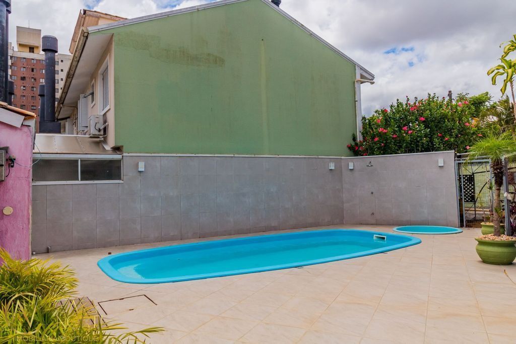 Casa de Condomínio à venda com 2 quartos, 75m², 1 suíte, 1 vaga, Rua Engenheiro Frederico Dahne no bairro Sarandi em Porto Alegre