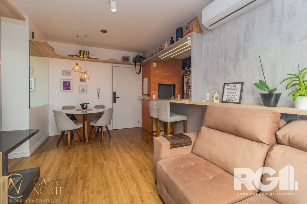Apartamento à venda com 2 quartos, 62m², 1 suíte, 1 vaga, Rua Doutor João Inácio no bairro Navegantes em Porto Alegre