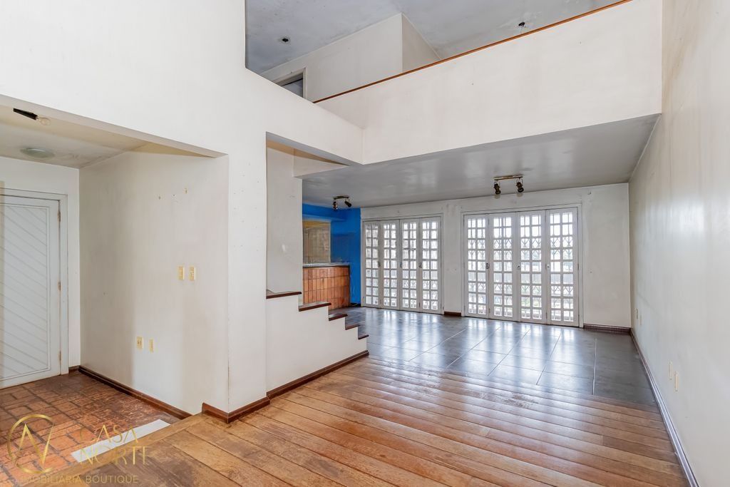 Casa de Condomínio à venda com 3 quartos, 201m², 1 suíte, 1 vaga, Rua Padre João Batista Reus no bairro Vila Conceição em Porto Alegre