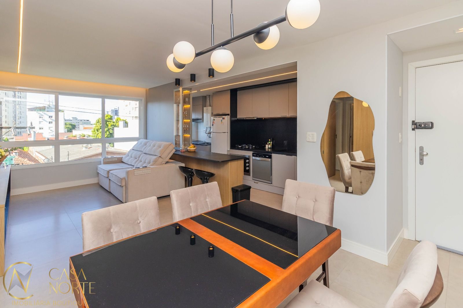 Apartamento à venda com 2 quartos, 77m², 1 suíte, 2 vagas, Rua Paulo Setúbal no bairro Passo da Areia em Porto Alegre