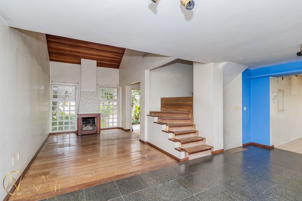 Casa de Condomínio à venda com 3 quartos, 201m², 1 suíte, 1 vaga, Rua Padre João Batista Reus no bairro Vila Conceição em Porto Alegre