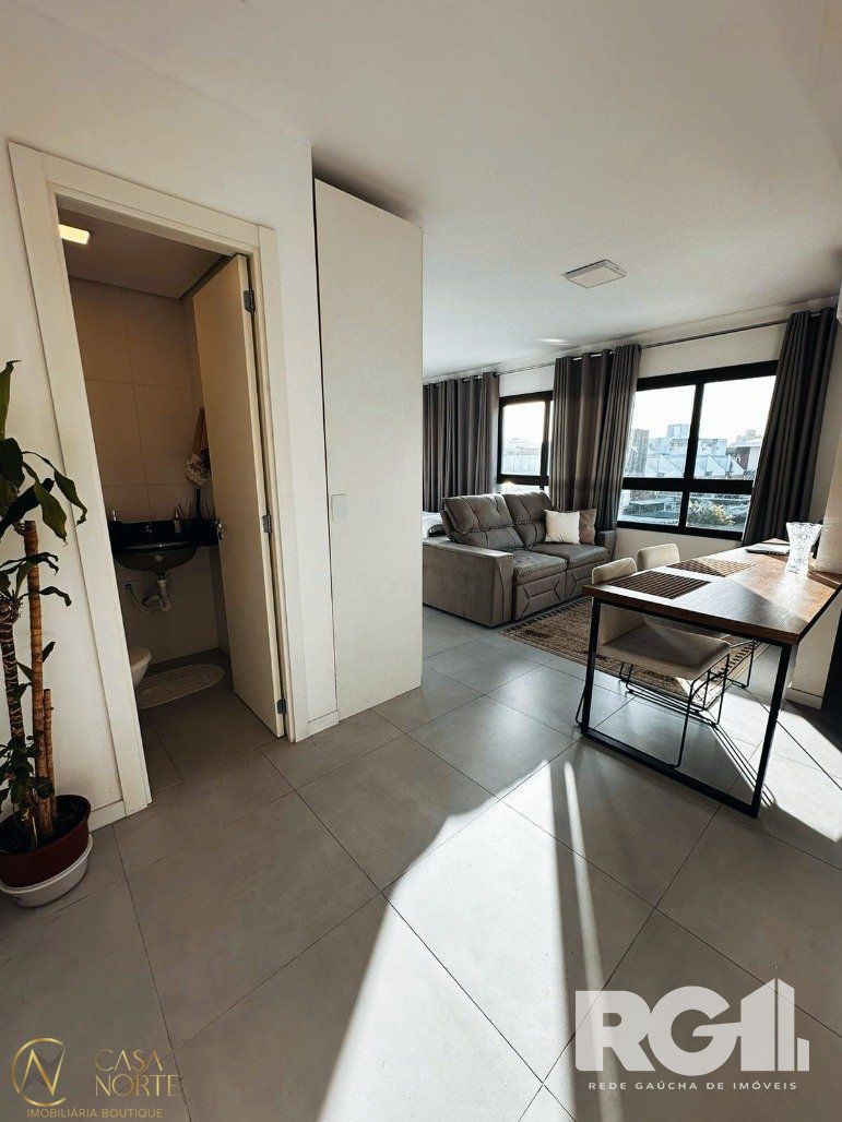 Apartamento à venda com 1 quarto, 41m², 1 suíte, 1 vaga, Rua Oito de Julho no bairro Jardim  Botânico em Porto Alegre