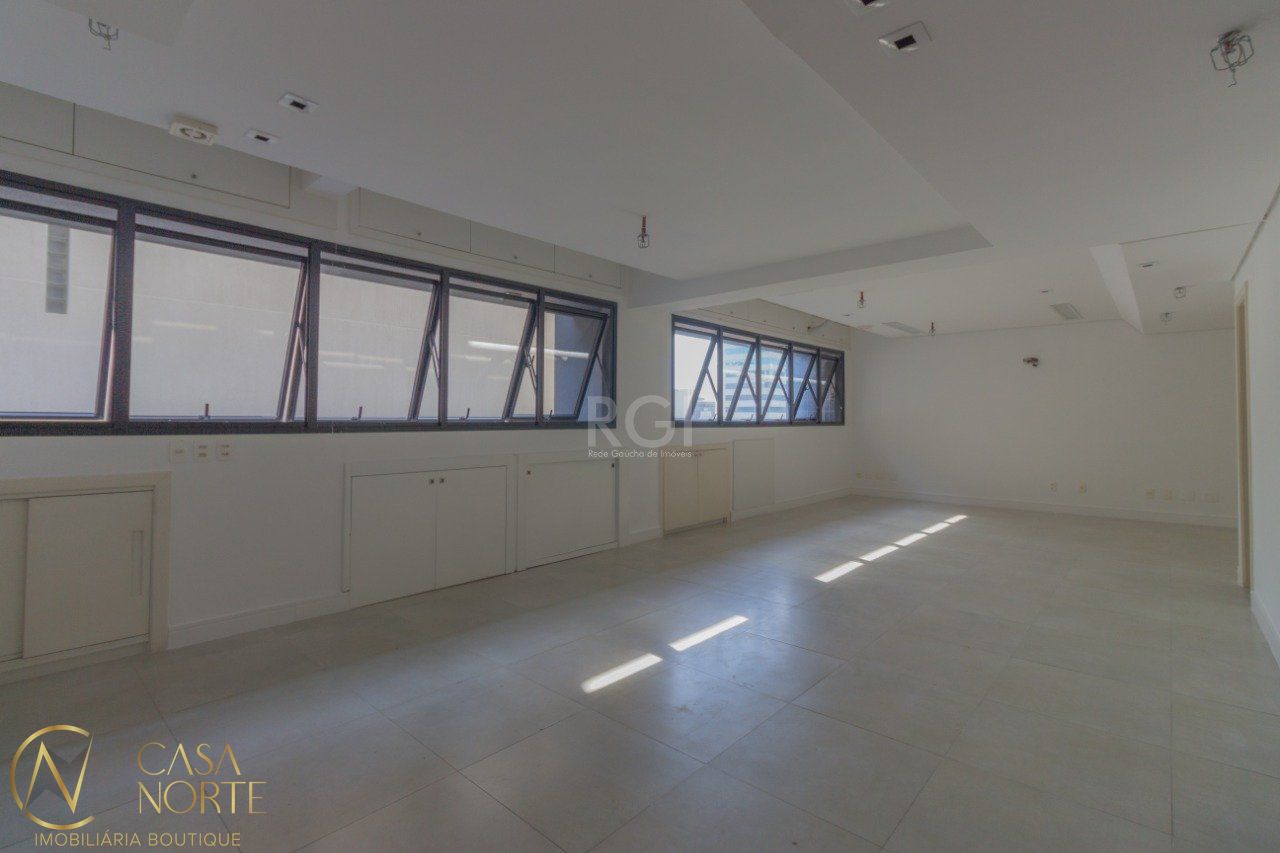 Sala Comercial à venda com 1 quarto, 36m², 1 vaga, Rua Mariante no bairro Rio Branco em Porto Alegre