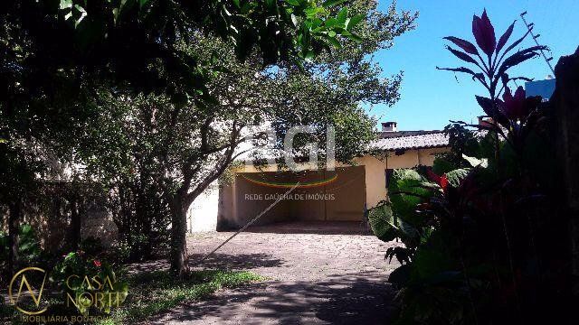 Casa à venda com 3 quartos, 190m², 2 vagas, Rua Oscar Schneider no bairro Medianeira em Porto Alegre