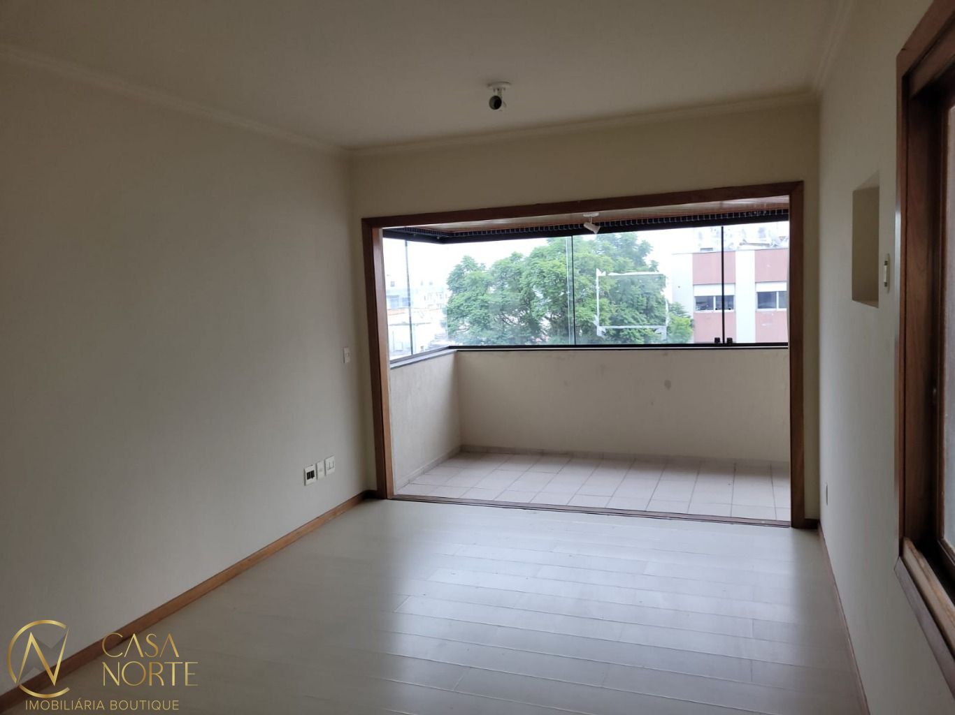 Apartamento à venda com 3 quartos, 100m², 1 suíte, 1 vaga, Rua Corte Real no bairro Petrópolis em Porto Alegre