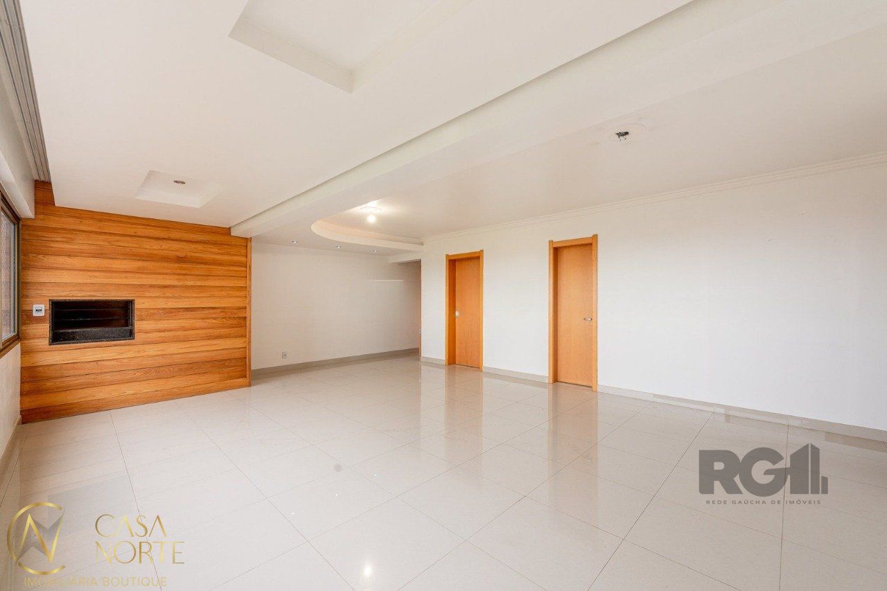 Apartamento à venda com 3 quartos, 117m², 1 suíte, 2 vagas, Avenida Cristóvão Colombo no bairro Higienópolis em Porto Alegre