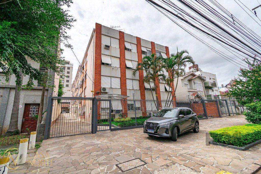 Apartamento à venda com 2 quartos, 69m², Avenida Lucas de Oliveira no bairro Petrópolis em Porto Alegre