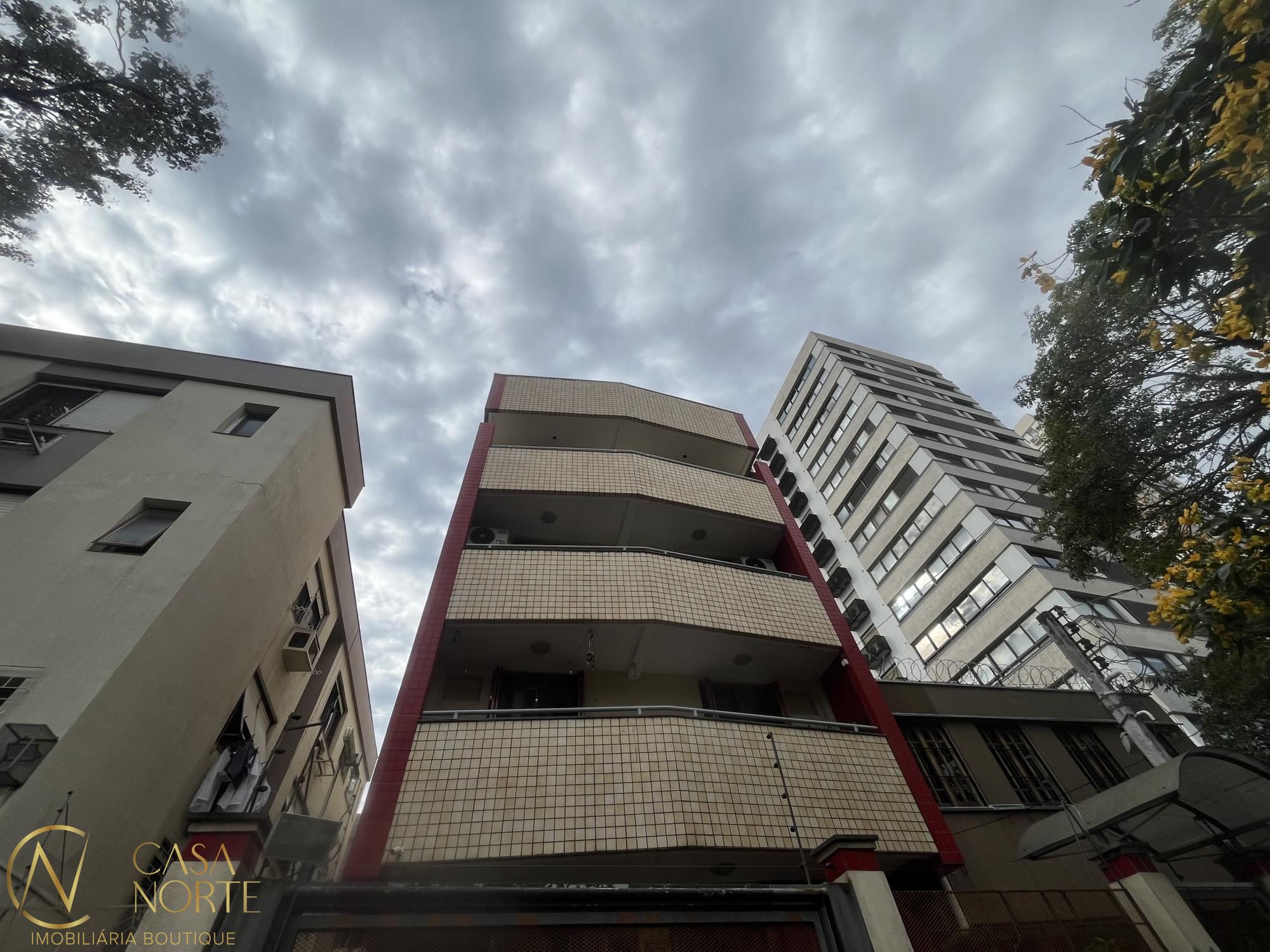 Apartamento à venda com 1 quarto, 74m², 1 suíte, 1 vaga, Rua Almirante Gonçalves no bairro Menino Deus em Porto Alegre
