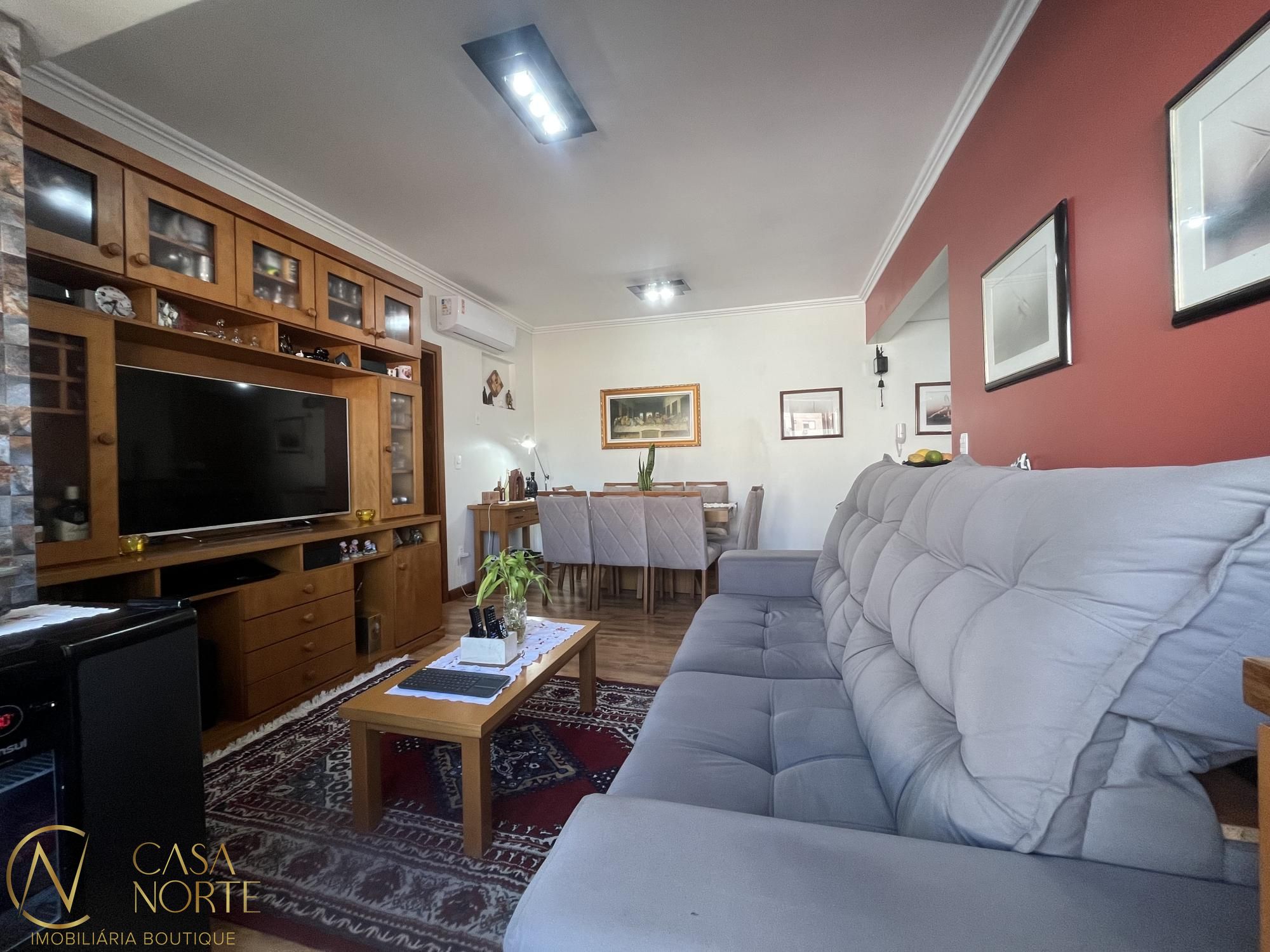 Apartamento à venda com 3 quartos, 81m², 1 suíte, 2 vagas, Rua Roque Calage no bairro Passo da Areia em Porto Alegre