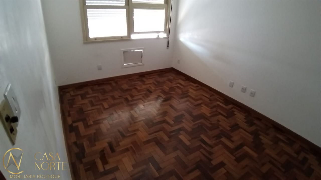 Apartamento à venda com 3 quartos, 91m², 1 vaga, Rua Rafael Saadi no bairro Menino Deus em Porto Alegre