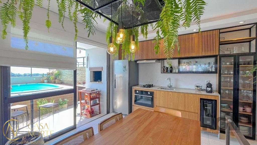 Cobertura à venda com 3 quartos, 142m², 2 vagas, Rua Souza Lobo no bairro Vila Jardim em Porto Alegre
