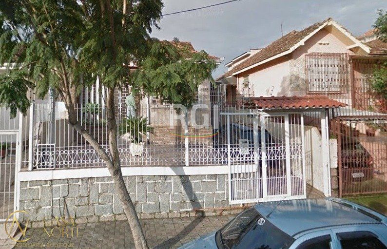 Casa à venda com 3 quartos, 108m², 1 vaga, Rua Irmao Weibert no bairro Vila João Pessoa em Porto Alegre