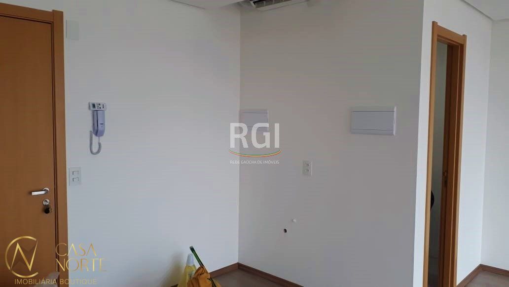 Sala Comercial à venda com 1 quarto, 38m², Avenida Loureiro da Silva no bairro Cidade Baixa em Porto Alegre