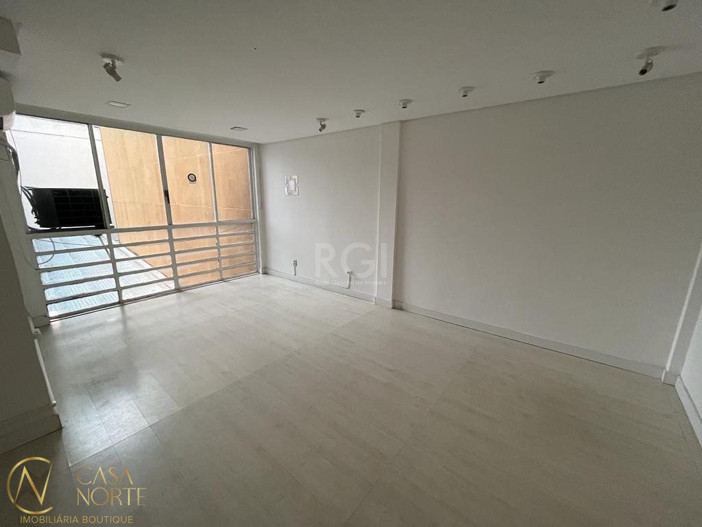 Sala Comercial à venda , 29m², Avenida Osvaldo Aranha no bairro Bom Fim em Porto Alegre