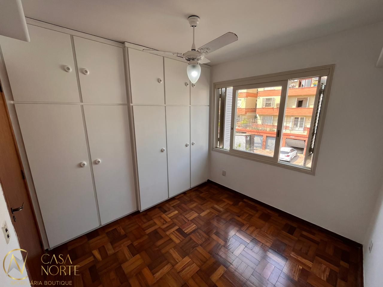Apartamento à venda com 2 quartos, 58m², 1 vaga, Rua João Abbott no bairro Petrópolis em Porto Alegre