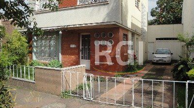 Casa à venda com 3 quartos, 125m², 5 vagas, Rua Augusto Melecchi no bairro Menino Deus em Porto Alegre