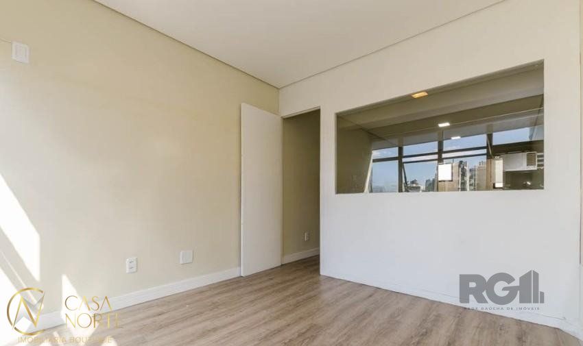 Sala Comercial à venda , 37m², Avenida Taquara no bairro Petrópolis em Porto Alegre