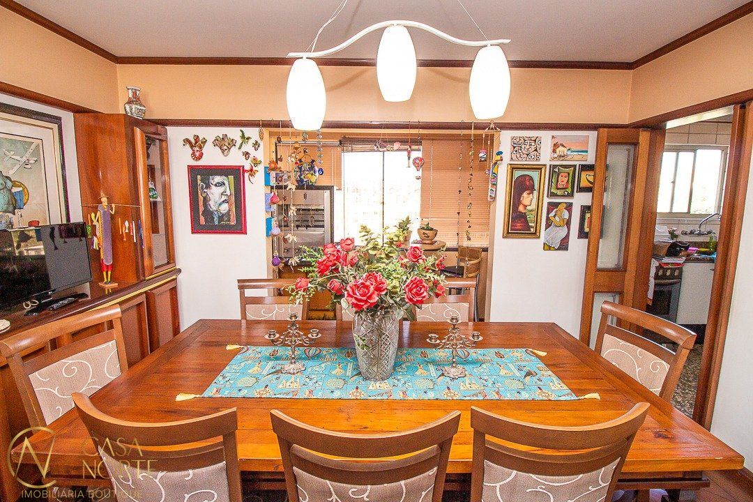 Apartamento à venda com 3 quartos, 108m², 1 vaga, Rua Vinte e Quatro de Outubro no bairro Moinhos de Vento em Porto Alegre