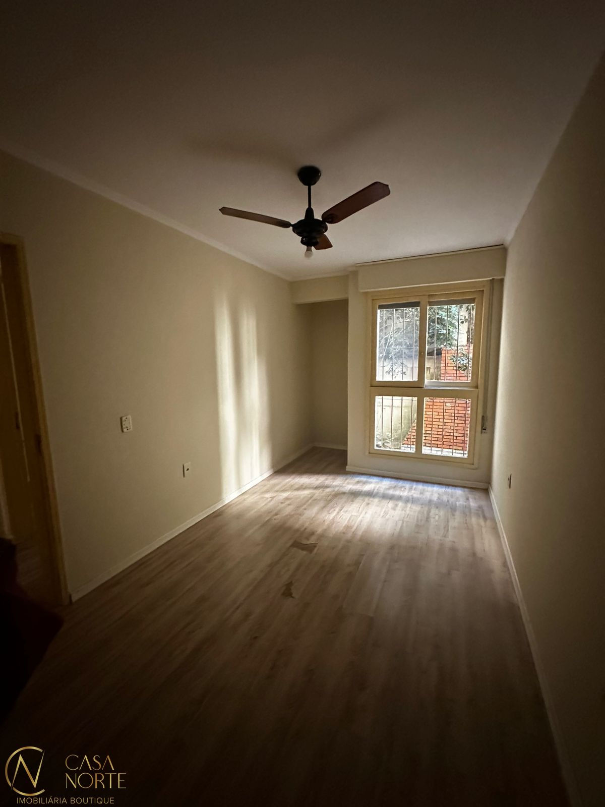 Apartamento à venda com 2 quartos, 54m², 1 vaga, Rua Gastão Haslocher Mazeron no bairro Menino Deus em Porto Alegre