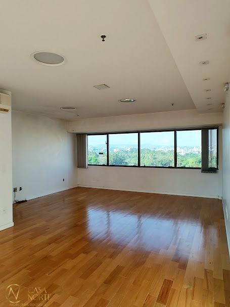 Sala Comercial à venda com 1 quarto, 48m², 1 vaga, Avenida Osvaldo Aranha no bairro Bom Fim em Porto Alegre