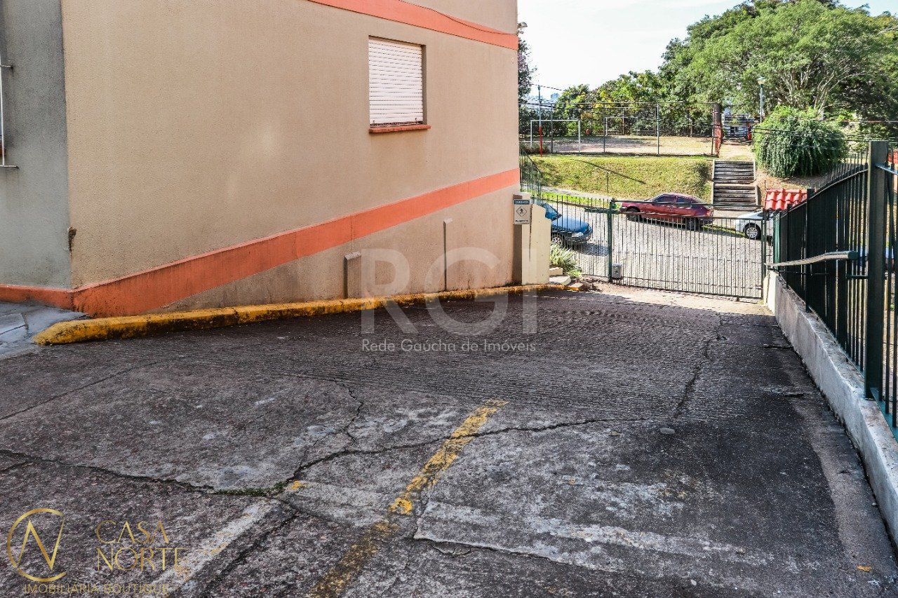 Apartamento à venda com 1 quarto, 32m², 1 vaga, Rua Engenheiro Fernando Mendes Ribeiro no bairro Santo Antônio em Porto Alegre