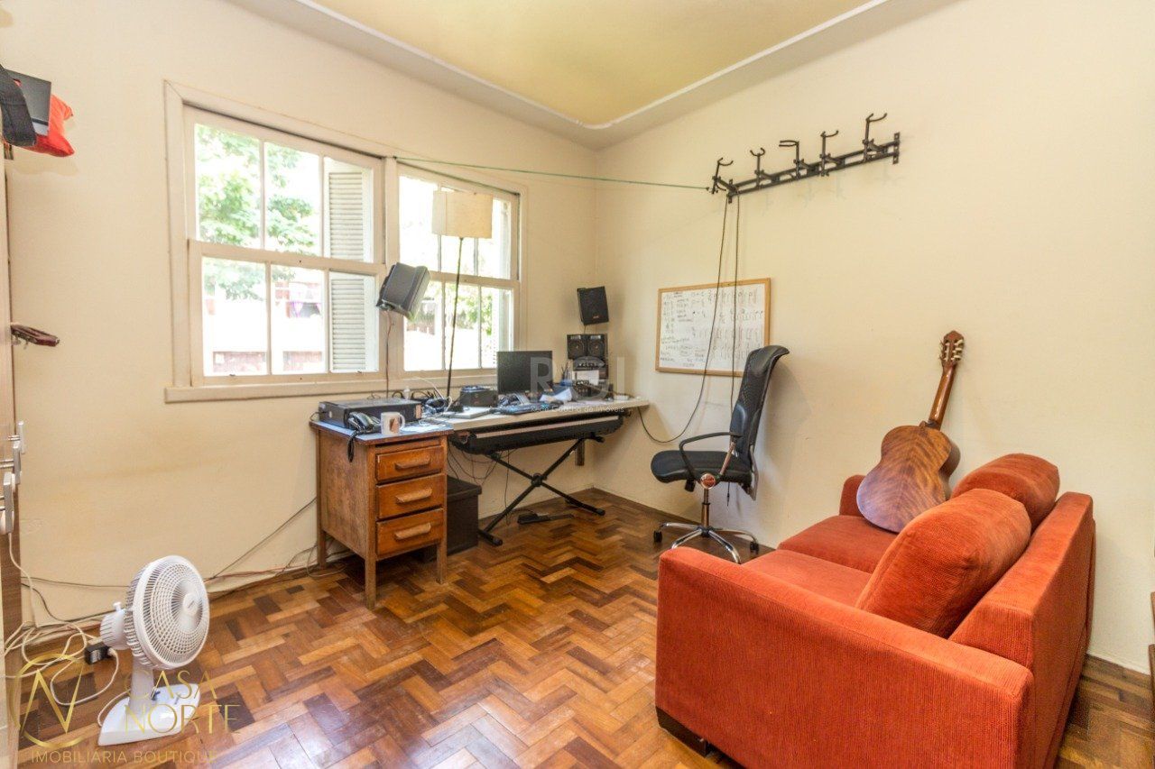 Apartamento à venda com 2 quartos, 61m², 1 vaga, Rua Vitor Hugo no bairro Petrópolis em Porto Alegre