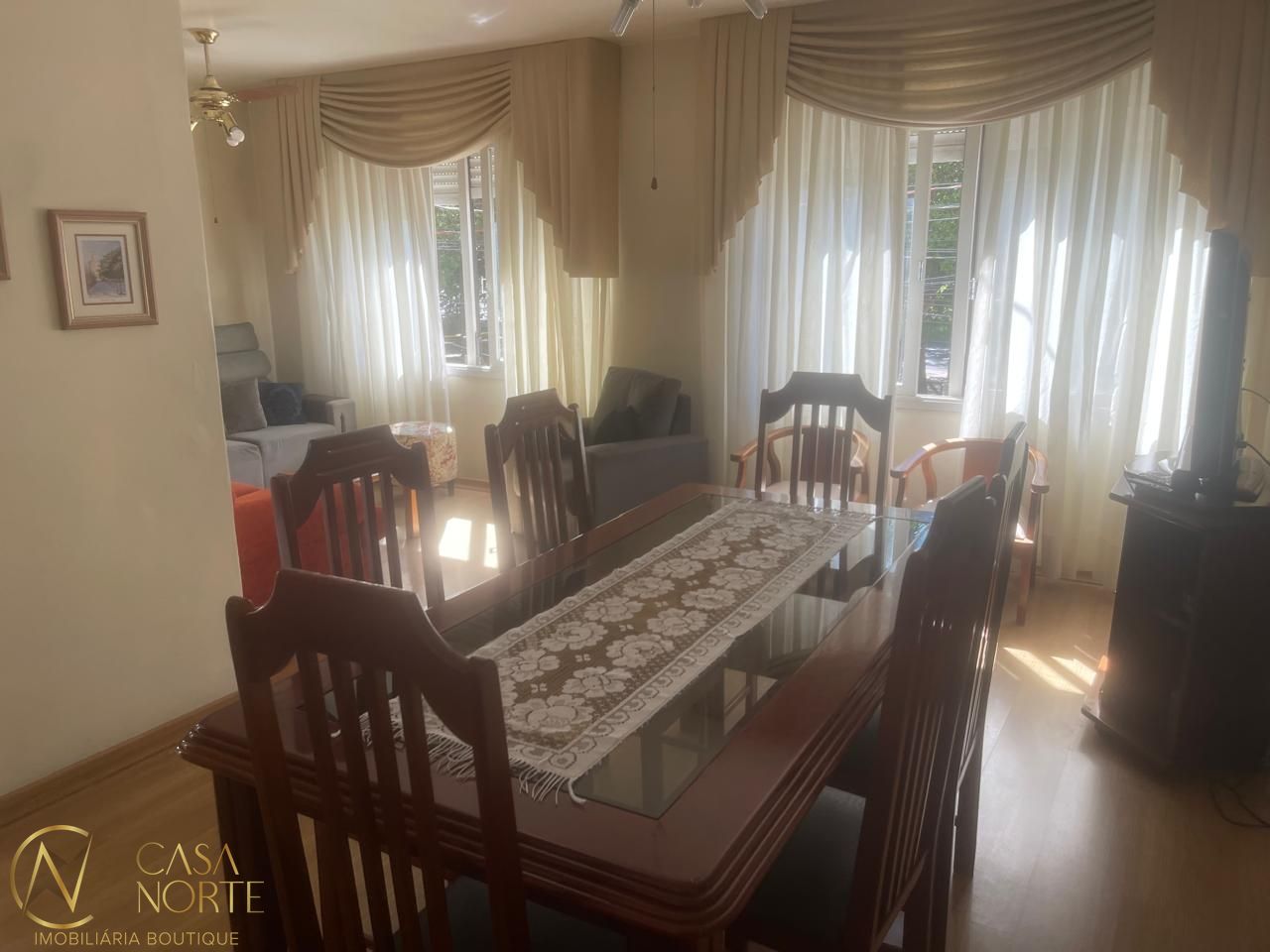 Apartamento à venda com 3 quartos, 101m², 1 vaga, Rua Mariante no bairro Rio Branco em Porto Alegre
