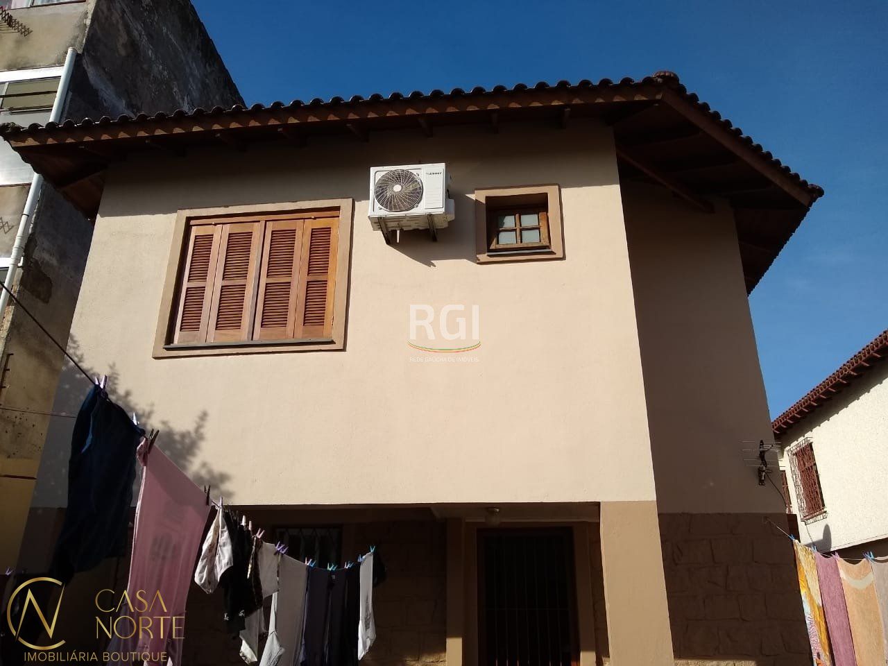 Casa à venda com 3 quartos, 280m², Rua Engenheiro Frederico Dahne no bairro Sarandi em Porto Alegre