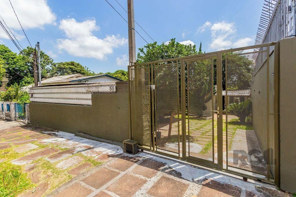 Casa à venda com 3 quartos, 120m², 2 vagas, Rua Augusto Attílio Giordani no bairro São Sebastião em Porto Alegre