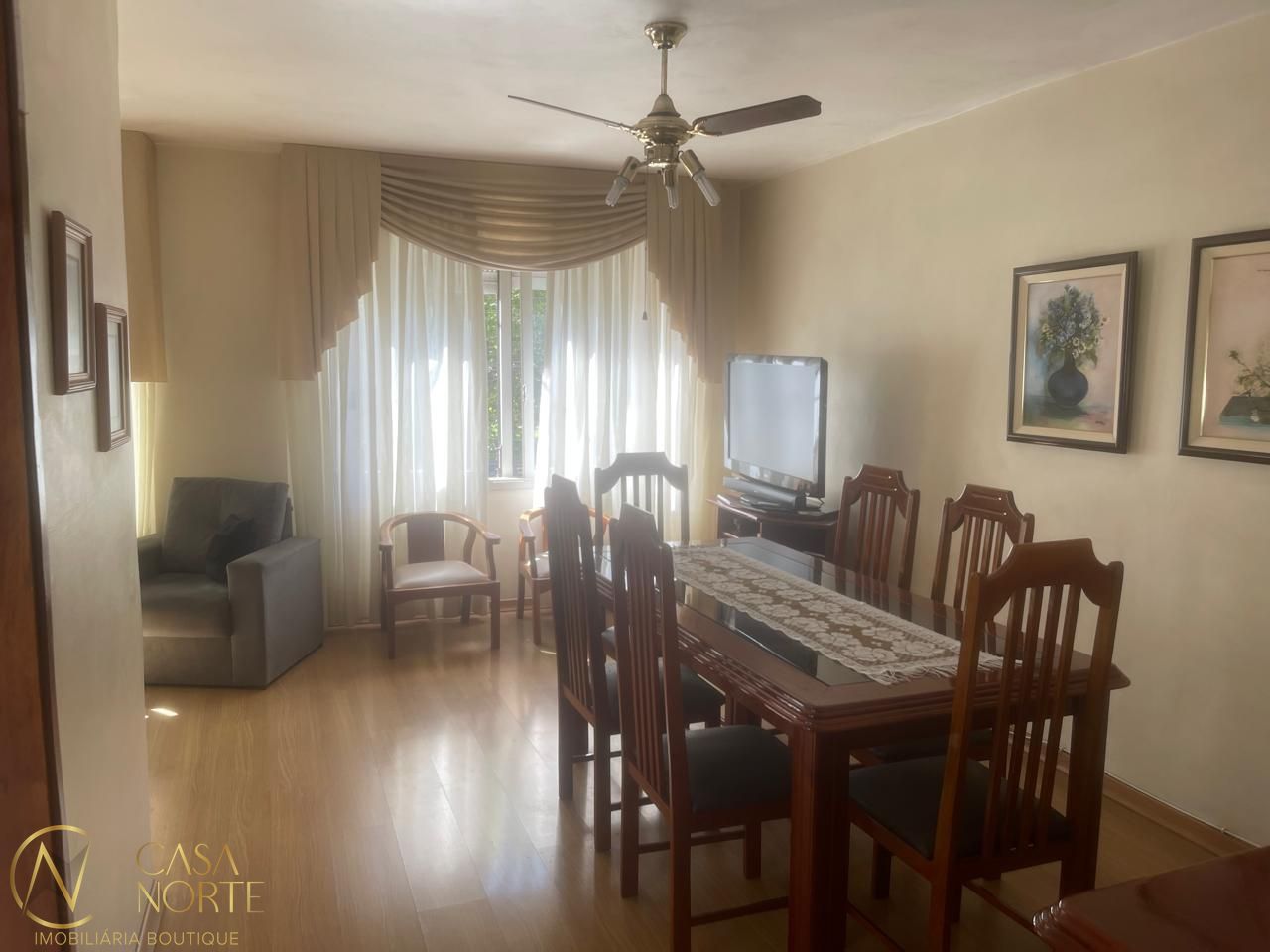 Apartamento à venda com 3 quartos, 101m², 1 vaga, Rua Mariante no bairro Rio Branco em Porto Alegre