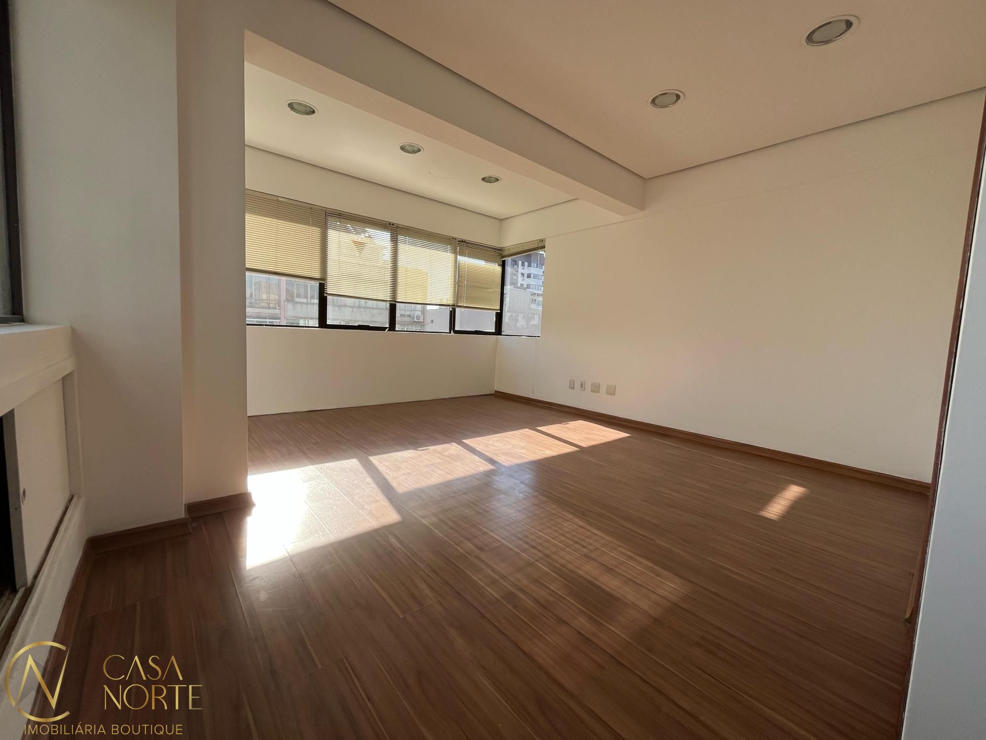 Sala Comercial à venda com 1 quarto, 35m², 1 vaga, Rua General João Telles no bairro Bom Fim em Porto Alegre