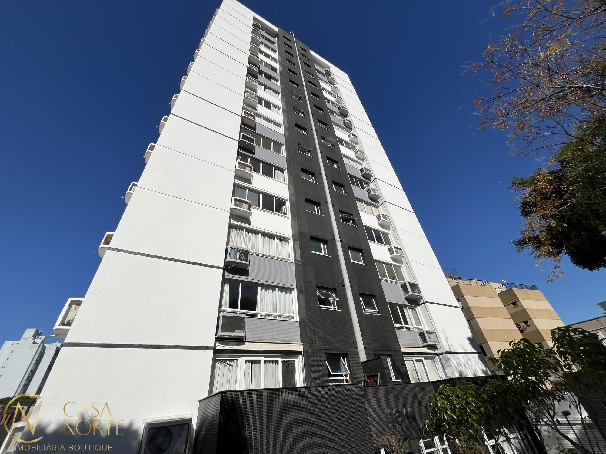 Apartamento à venda com 2 quartos, 64m², 1 suíte, 1 vaga, Rua Professor Alvaro Alvim no bairro Rio Branco em Porto Alegre
