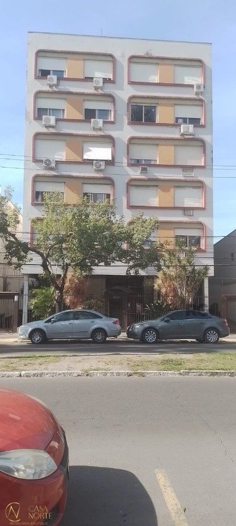 Apartamento à venda com 2 quartos, 70m², 1 vaga, Avenida Getúlio Vargas no bairro Menino Deus em Porto Alegre