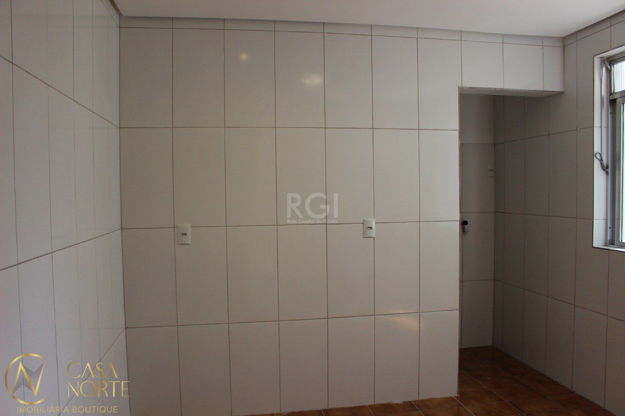 Apartamento à venda com 2 quartos, 56m², Avenida da Azenha no bairro Azenha em Porto Alegre