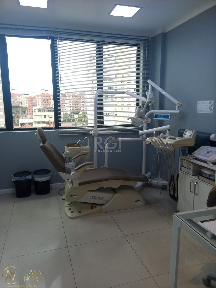 Sala Comercial à venda , 36m², Rua Adao Baino no bairro Cristo Redentor em Porto Alegre
